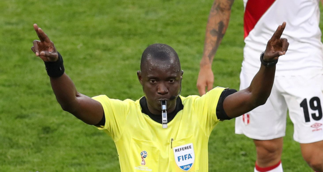 “فيفا” يختار باكاري غاساما لتحكيم مباريات كأس العالم 2022.. تواجد في قائمة ضمت جزائرياً ومغربياً
