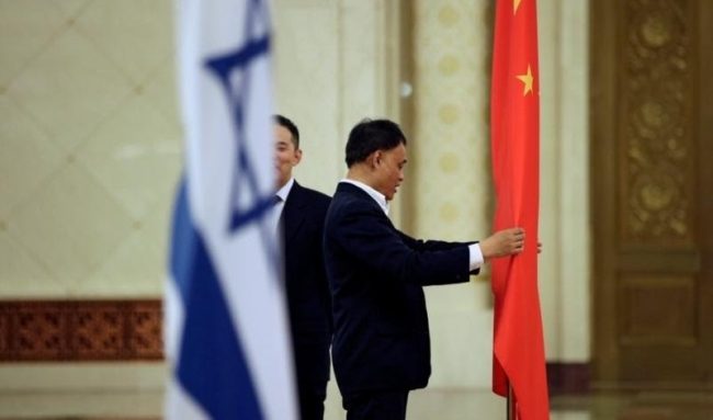 أكواب صينية “مشبوهة” بإسرائيل تدفع “الشاباك” للتحرك! قُدمت كهدايا لمسؤولين وهذا ما عثروا عليه داخلها