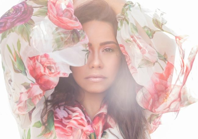 شيرين عبد الوهاب تنفي بشكل قاطعٍ موضوع حملها وتكشف عن المرض الذي سبّب زيادة وزنها