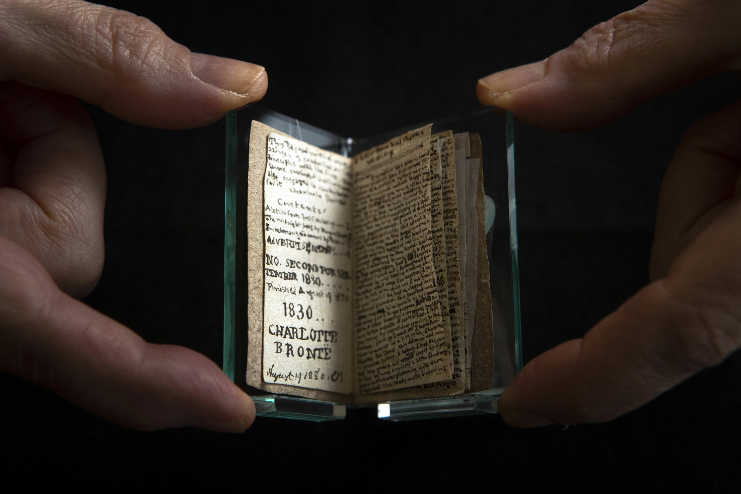 مخطوطة أخرى لبرونتي كتبتها عام 1830/gettyimages