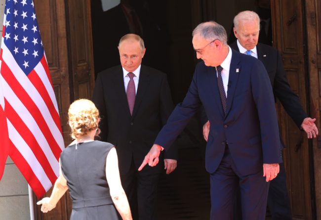 مؤشرات تُقلق الغرب من توسع حرب أوكرانيا.. نيويورك تايمز: قد تتحول إلى صراع مباشر بين موسكو وواشنطن