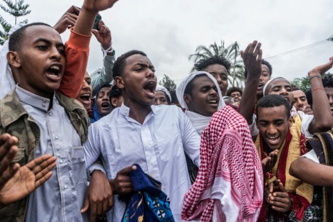 آلاف المحتجين في إثيوبيا بعد مقتل عشرات المسلمين بهجوم مسلح.. والحكومة تتعهد بالتحقيق