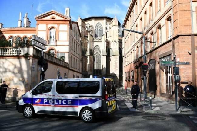 محاكمة 3 شبان بفرنسا بتهمة تعذيب جزائري حتى الموت.. صوروا ما فعلوه به ونشروه على الإنترنت!