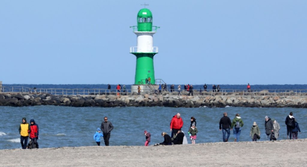 اكتشاف آلاف الفيروسات في المحيطات