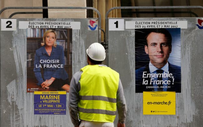 رؤيتان متعارضتان تجاه الحجاب والمهاجرين.. ما الذي يهم العرب والمسلمين الفرنسيين في البرنامج الانتخابي لماكرون ولوبان؟