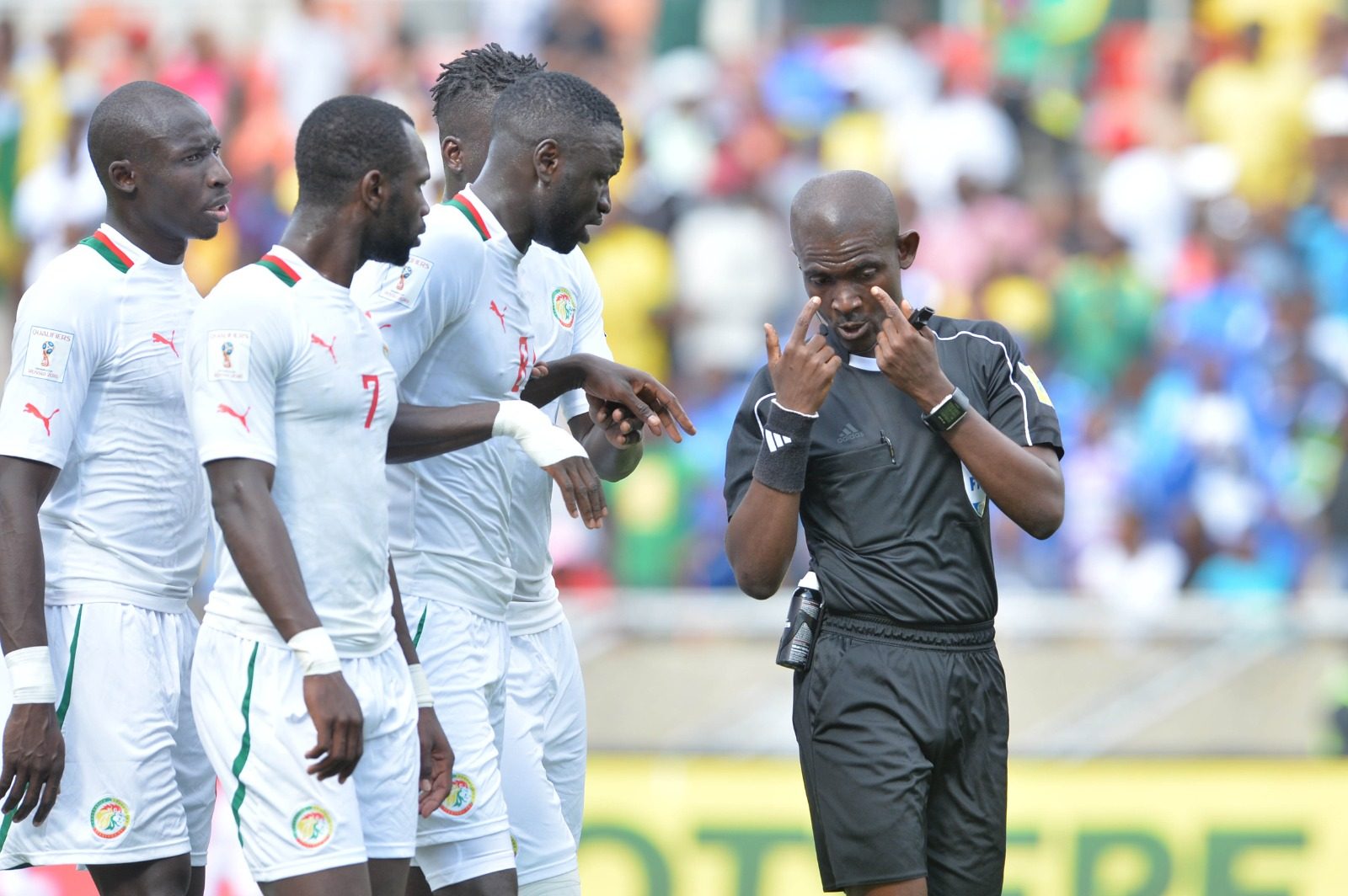 جوزيف لامبتي حكم مباراة جنوب إفريقيا والسنغال (GettyImages)
