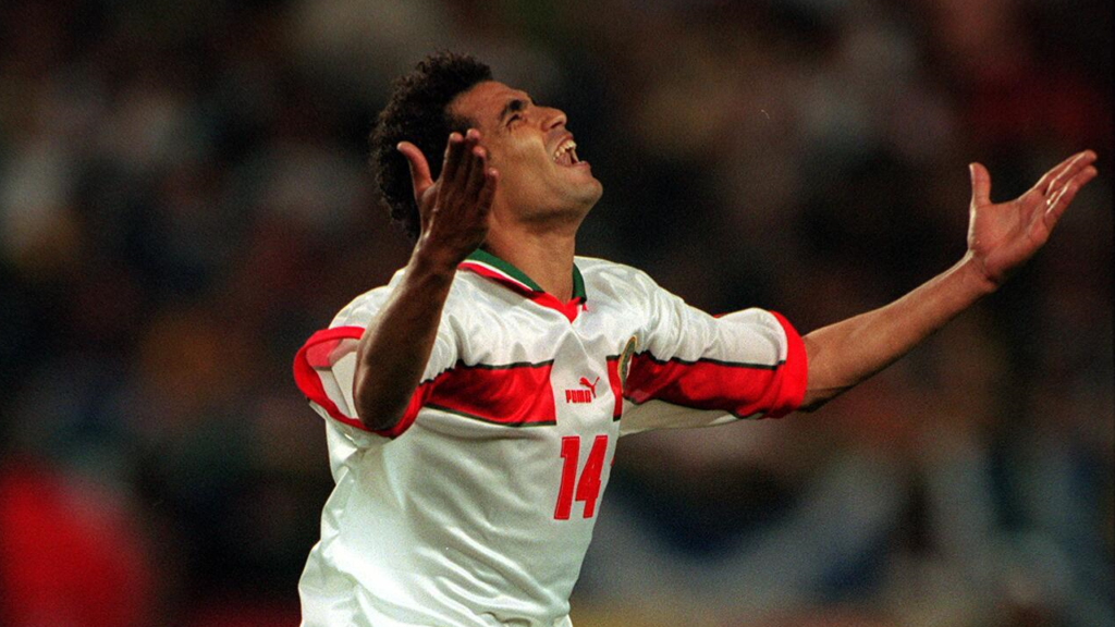 بصير مهاجم منتخب المغرب خلال كأس العالم 1998 (رويترز)