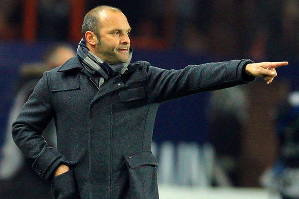 المدرب طلب لاعبيه بعدم صيام رمضان (رويترز)