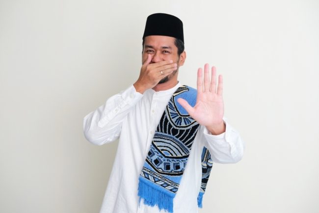 هل تعاني من رائحة الفم الكريهة خلال ساعات الصوم؟ إذاً إليك أسرع الطرق للتخلص من المشكلة