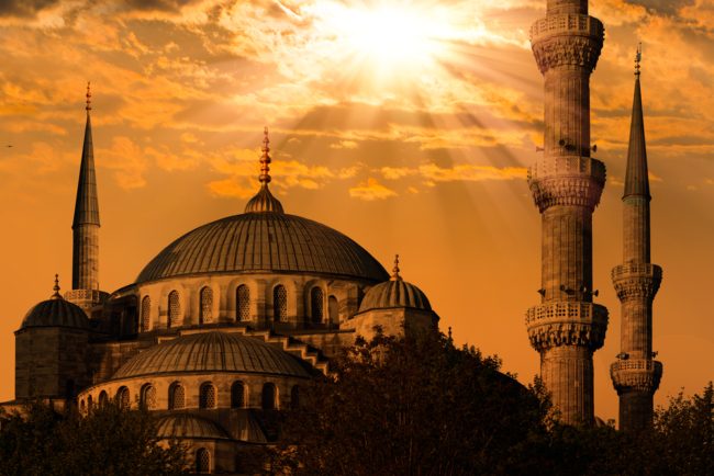 قصة البابا الحالم الذي أراد تحويل العثمانيين إلى المسيحية وإخضاع الأستانة لسلطته