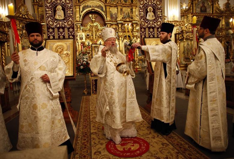 بين وصف بوتين بـ”المنقذ” أو “المسيخ الدجال”.. كيف قسّمت الحرب الروسية بأوكرانيا العالم الأرثوذكسي؟