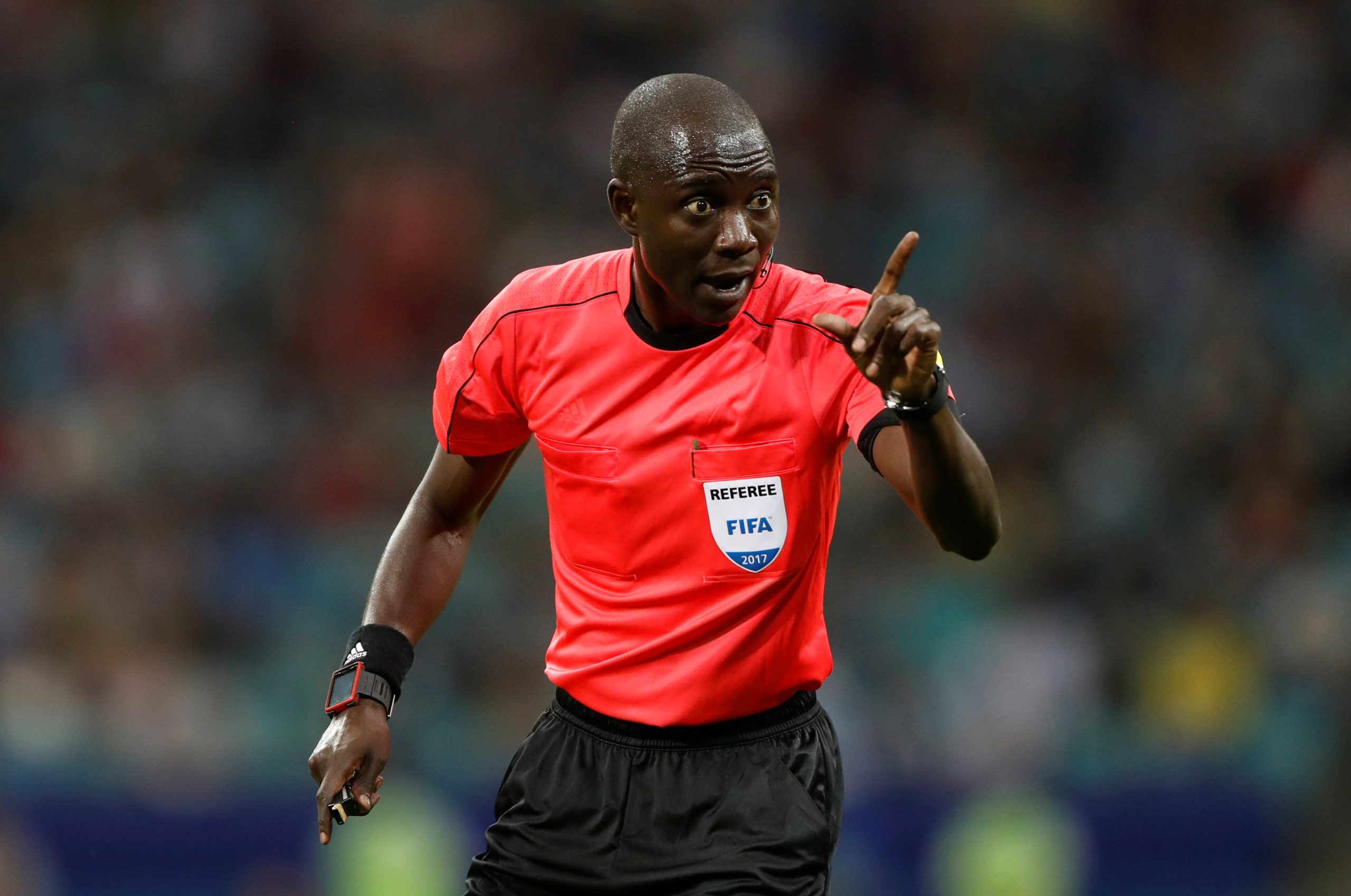 الحكم الغامبي باكاري غاساما (رويترز)