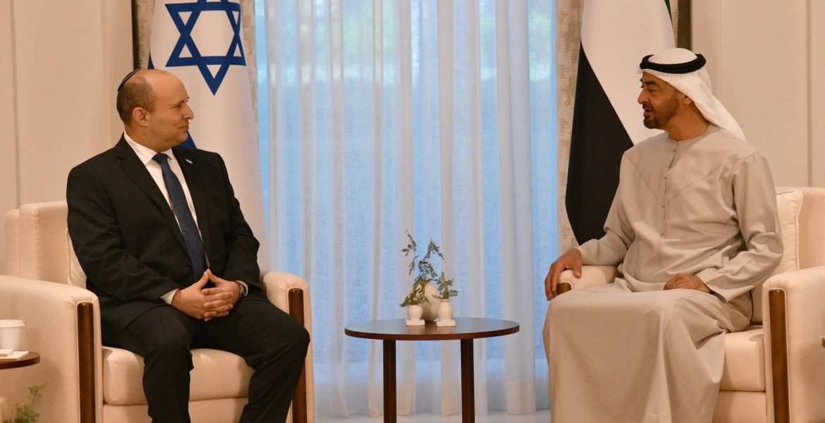نفتالي بينيت ومحمد بن زايد / الأناضول