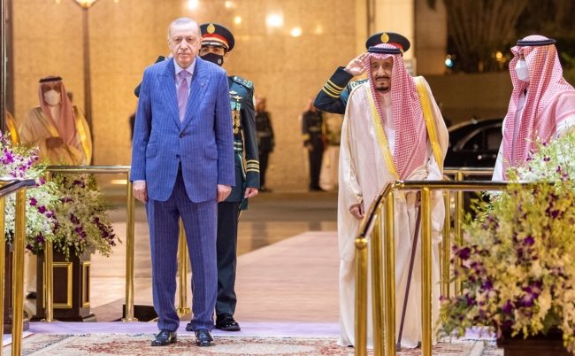 تركيا تُعلن إعادة فتح مدارسها في السعودية.. “اتصالات دبلوماسية” ألغت قراراً سابقاً للرياض