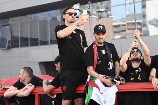 جزائريان ومغربي حصدوا اللقب.. تألق لافت للنجوم العرب في الدوريات الأوروبية الكبرى