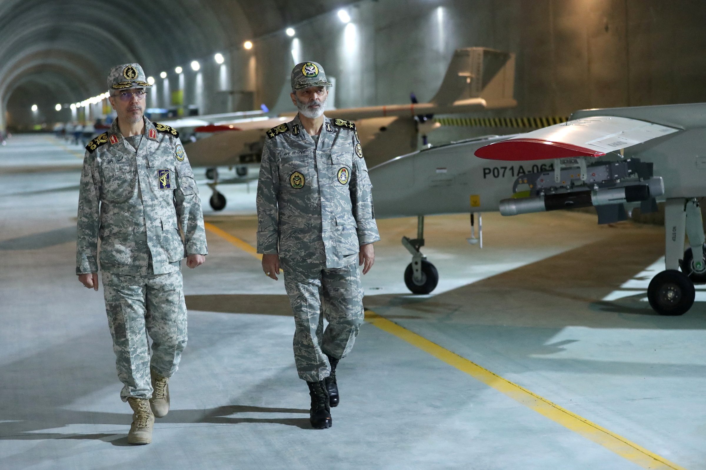 إيران أسلحة قاعدة عسكرية