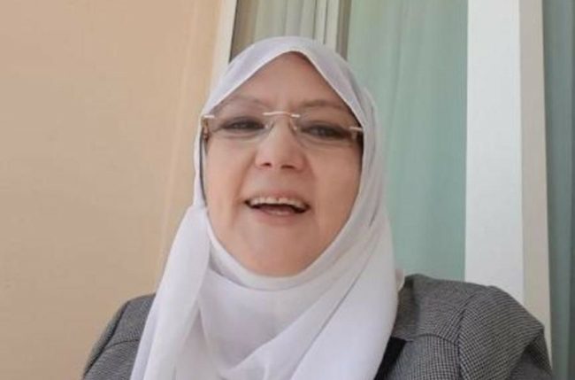 “خايفة أخرج للأماكن العامة”.. مقطع فيديو “يُغضب” الفنانة المعتزلة شمس البارودي ويصيبها بالحزن