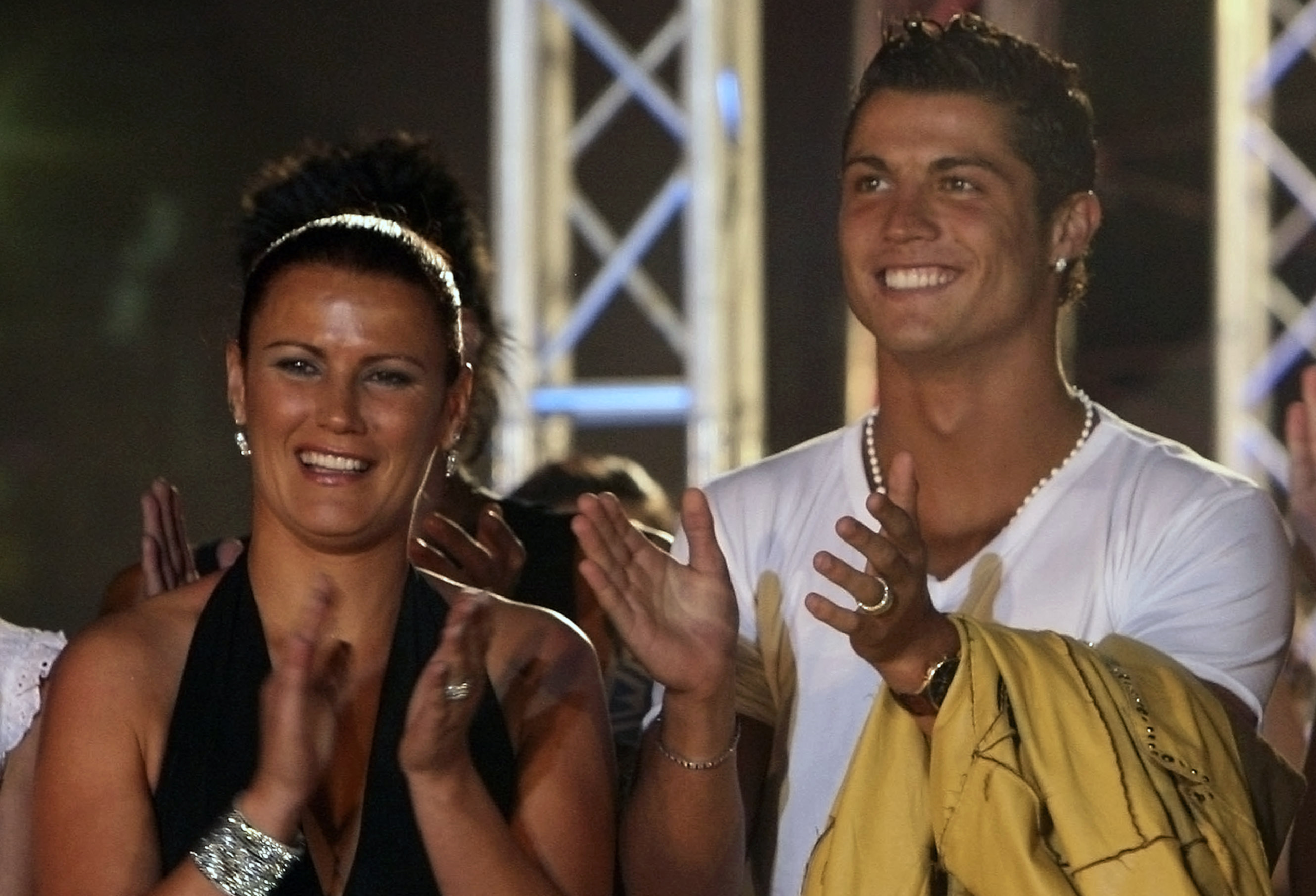 إلما أفيرو شقيقة رونالدو (رويترز)