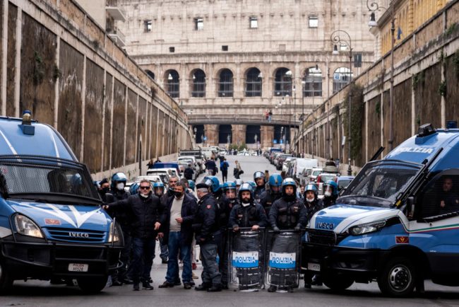 هددوا خصومهم برمي وجوههم بالحمض وإحراقهم بالأفران! اعتقال زعماء مافيا أرادوا التمدد بروما