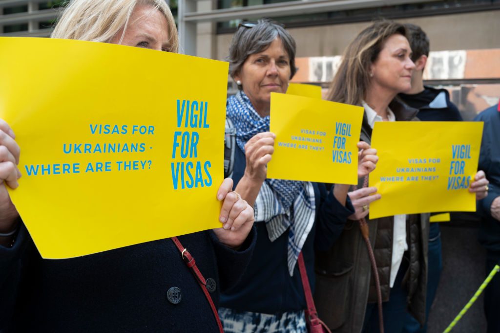 تحوّل إلى “مصيدة” للإيقاع بالفتيات.. انتقادات تطال برنامجاً حكومياً بريطانيّاً لاستضافة الأوكرانيين