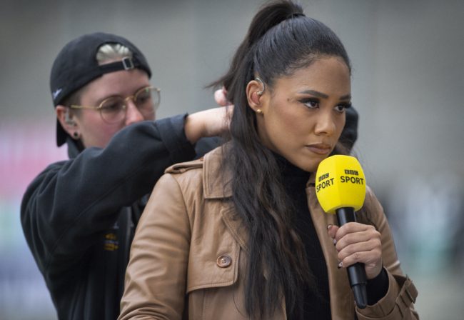 BBC تعتذر عن جملة “مانشستر يونايتد نادي قمامة”.. ظهرت في الشريط الإخباري للقناة وأثارت جدلاً واسعاً