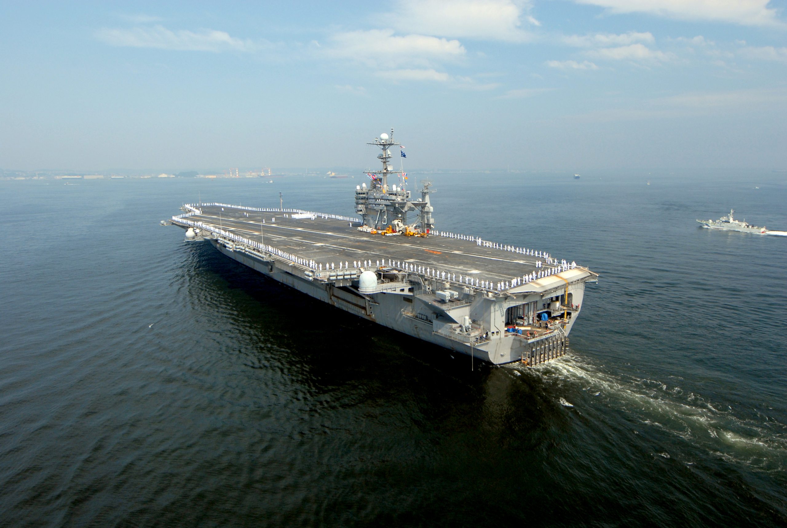 صور مسربة وشهادات قد تفك لغز انتحار بحارة على متن حاملة طائرات أمريكية! هذا ما كشفت عنه والسلطات تحقق