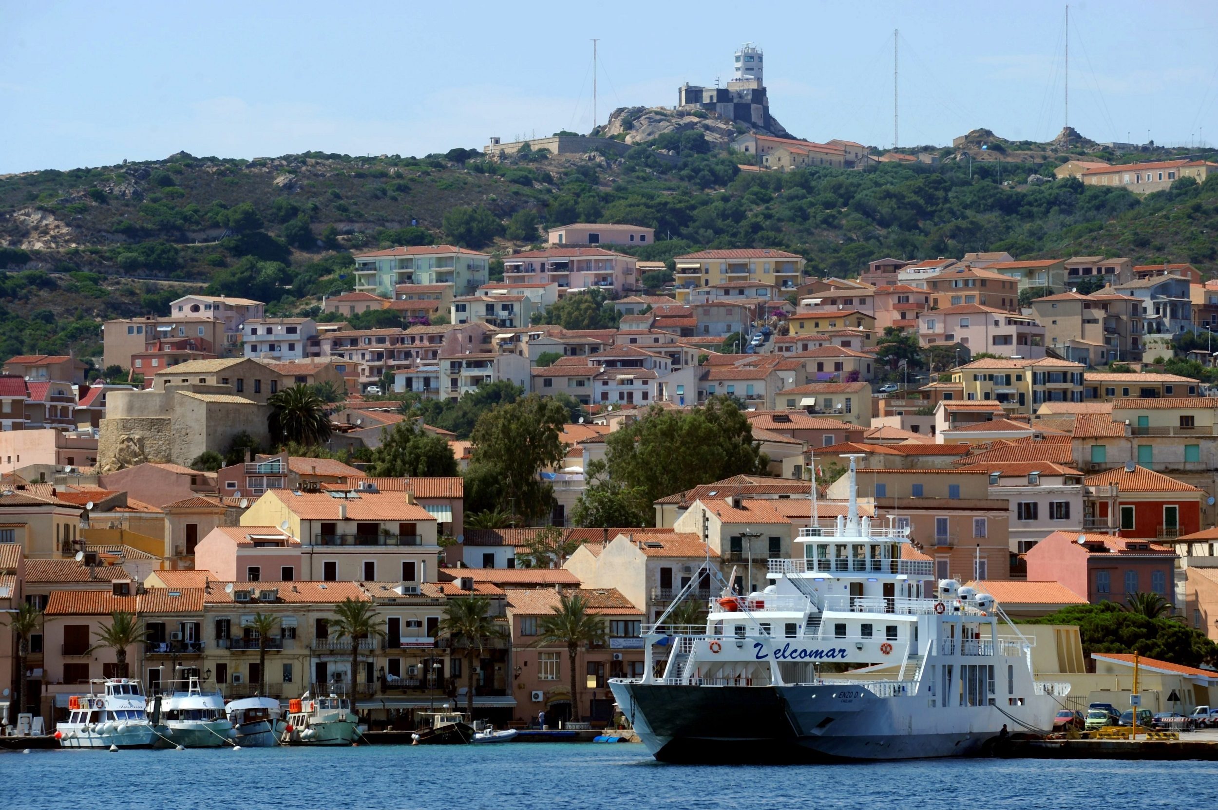 جزيرة سردينيا إيطاليا روسيا