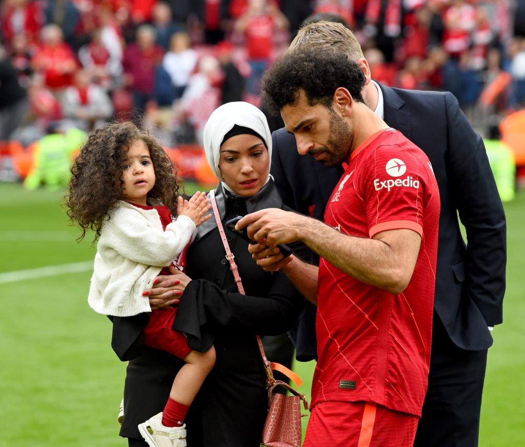 محمد صلاح وزوجته