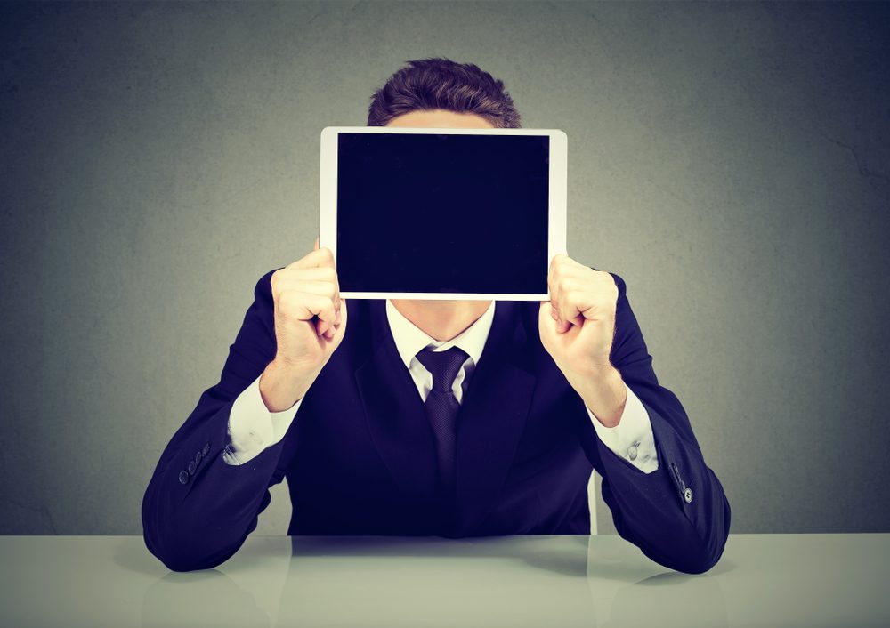 برامج لكشف مصادر الصور \ shutterstock