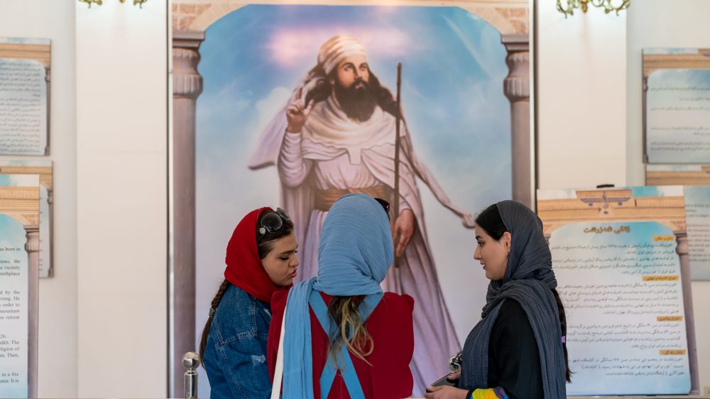 الزرادشتية.. لا يعبدون النار، وكانت ديانة رسمية لإيران طيلة 1000 عام قبل دخول الإسلام