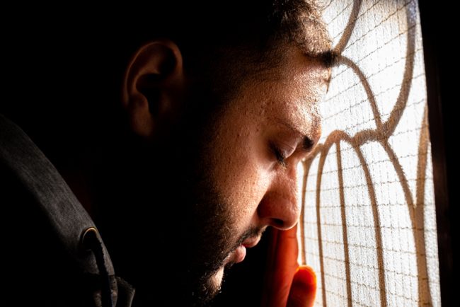 “الكفر يضحك من إسلامنا”.. ما الذي جنيناه من “وهم التدين”؟