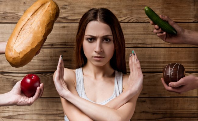 يجوّعون أنفسهم ويتمرنون بشكل مفرط.. “رهاب السمنة” عندما يتحول الوزن الزائد لشبح مخيف