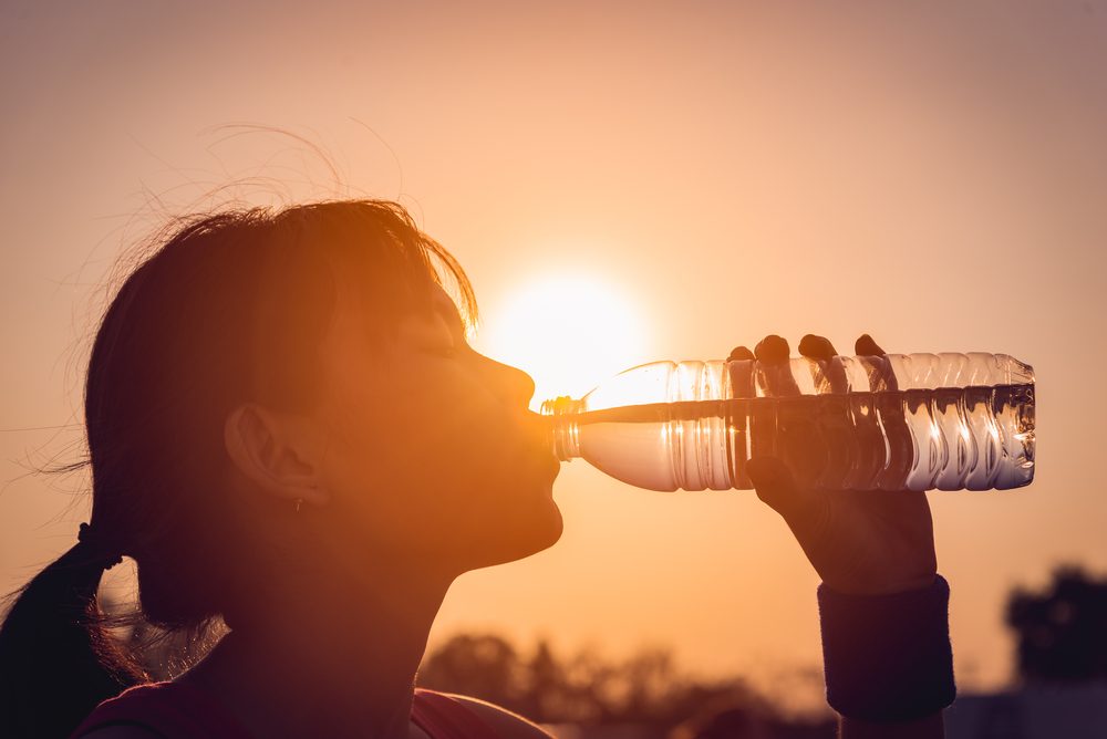 يميل الناس في الحر إلى الشعور بالاستفزاز والغضب والاكتئاب - ShutterStock