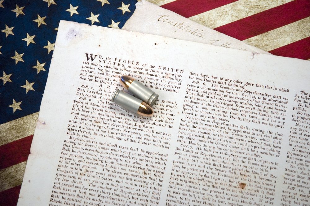 يكفل الدستور الأمريكي حق امتلاك السلاح للمدنيين منذ العام 1787 - ShutterStock