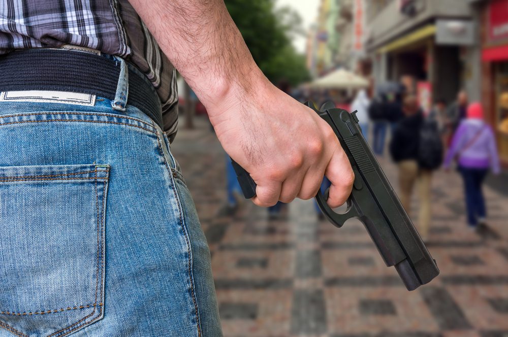 مخاطر إطلاق النار وقوانين امتلاك السلاح في أمريكا