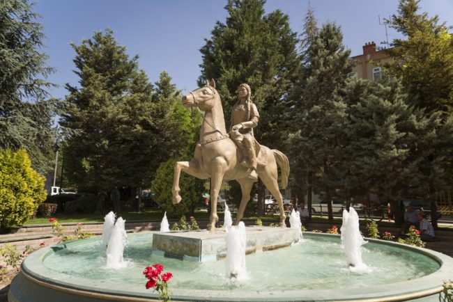 الخاتون السلجوقية: سيدة القصر التي تحكَّمت في العروش وقادت الرجال وملكت قوات خاصة