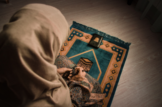 اشبعوا من التكبيرات واستشعروا نعمة الأذان.. رسالة من مسلمة تقضي عيدها في الغربة