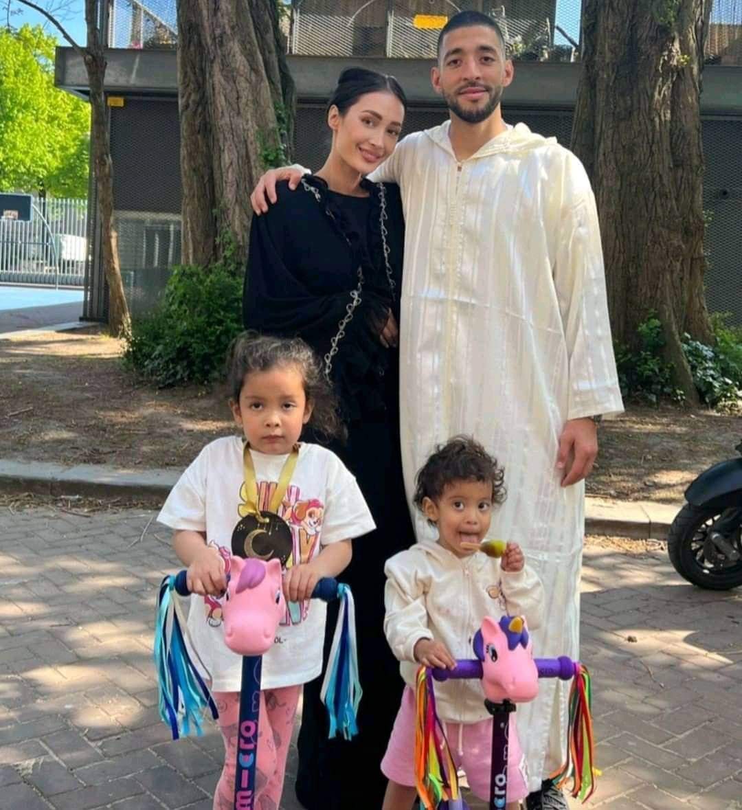 تسودالي رفقة أسرته الصغيرة (مواقع التواصل الاجتماعي)