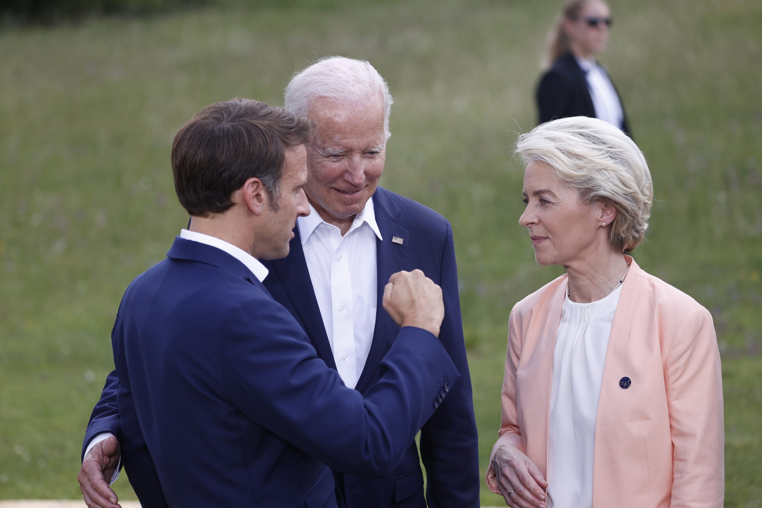 خطة لأمريكا وحلفائها لتعطيل طريق الحرير الصيني بمنح الدول النامية 600 مليار دولار، فمن سيستفيد منها؟