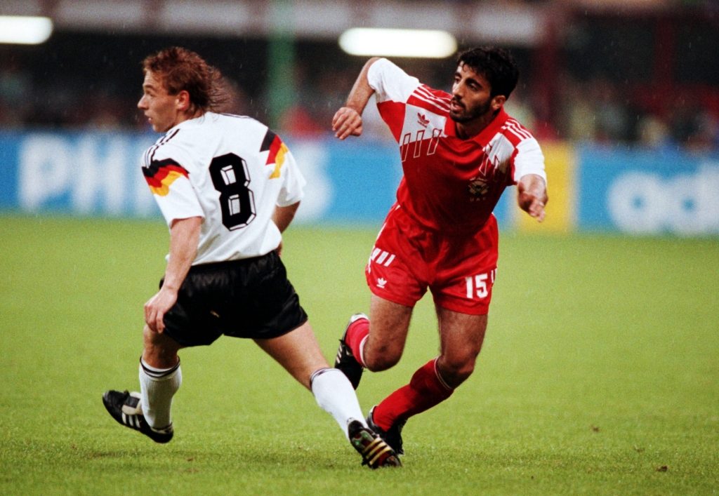 منتخب الإمارات شارك في كأس العالم 1990 (رويترز)