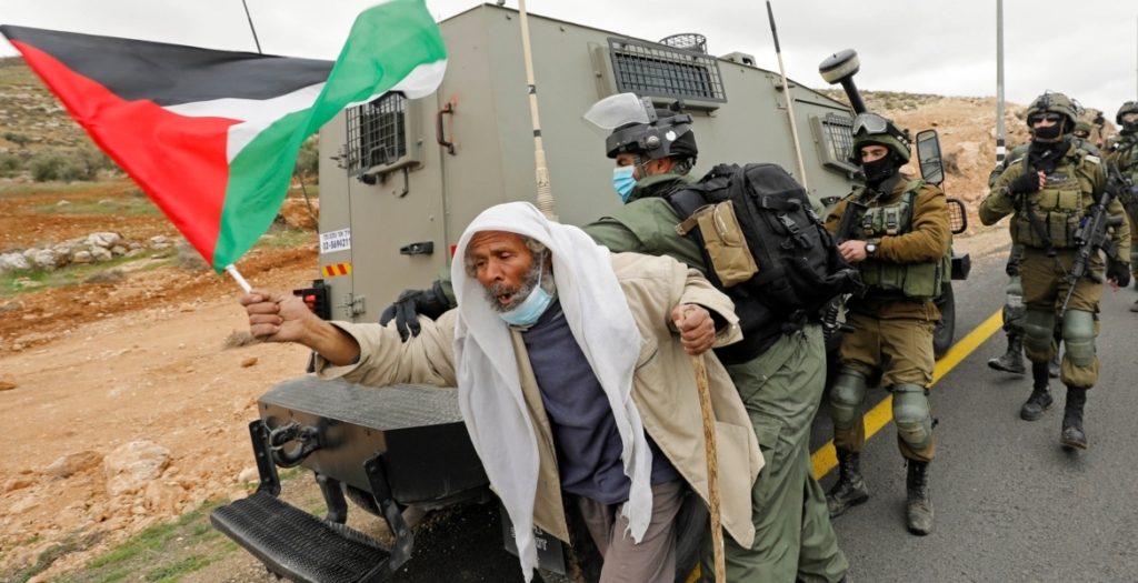 الاحتلال الإسرائيلي مسن فلسطيني