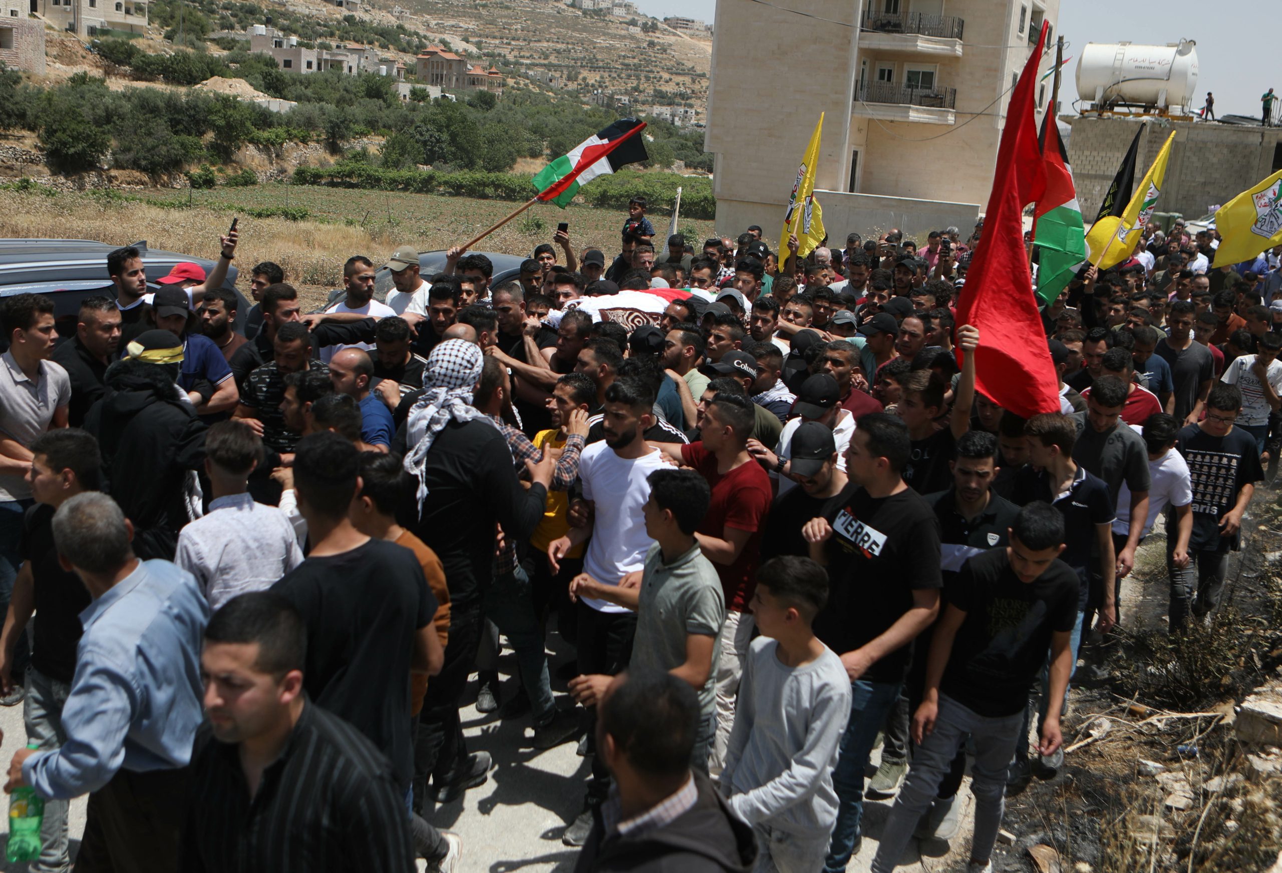 قتلها ثم اعتدى على جنازتها.. الاحتلال الإسرائيلي يهاجم تشييع الأسيرة المُحررة غفران وراسنة