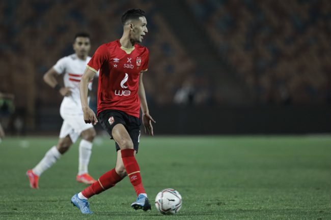 من تهنئة الرجاء والوداد إلى “سخرية” زوجته من الحكم.. هل ستُنهي “أزمات” بدر بانون رحلته مع الأهلي؟