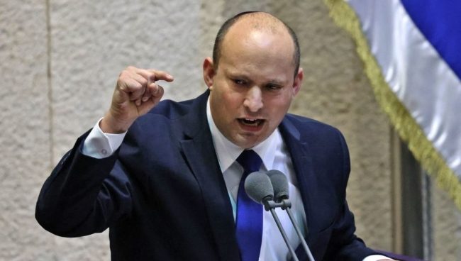 “هل إسرائيل سعيدة بقتل الأطفال الفلسطينيين؟”.. سؤال من مذيعة في “BBC” يثير انزعاج بينيت (فيديو)