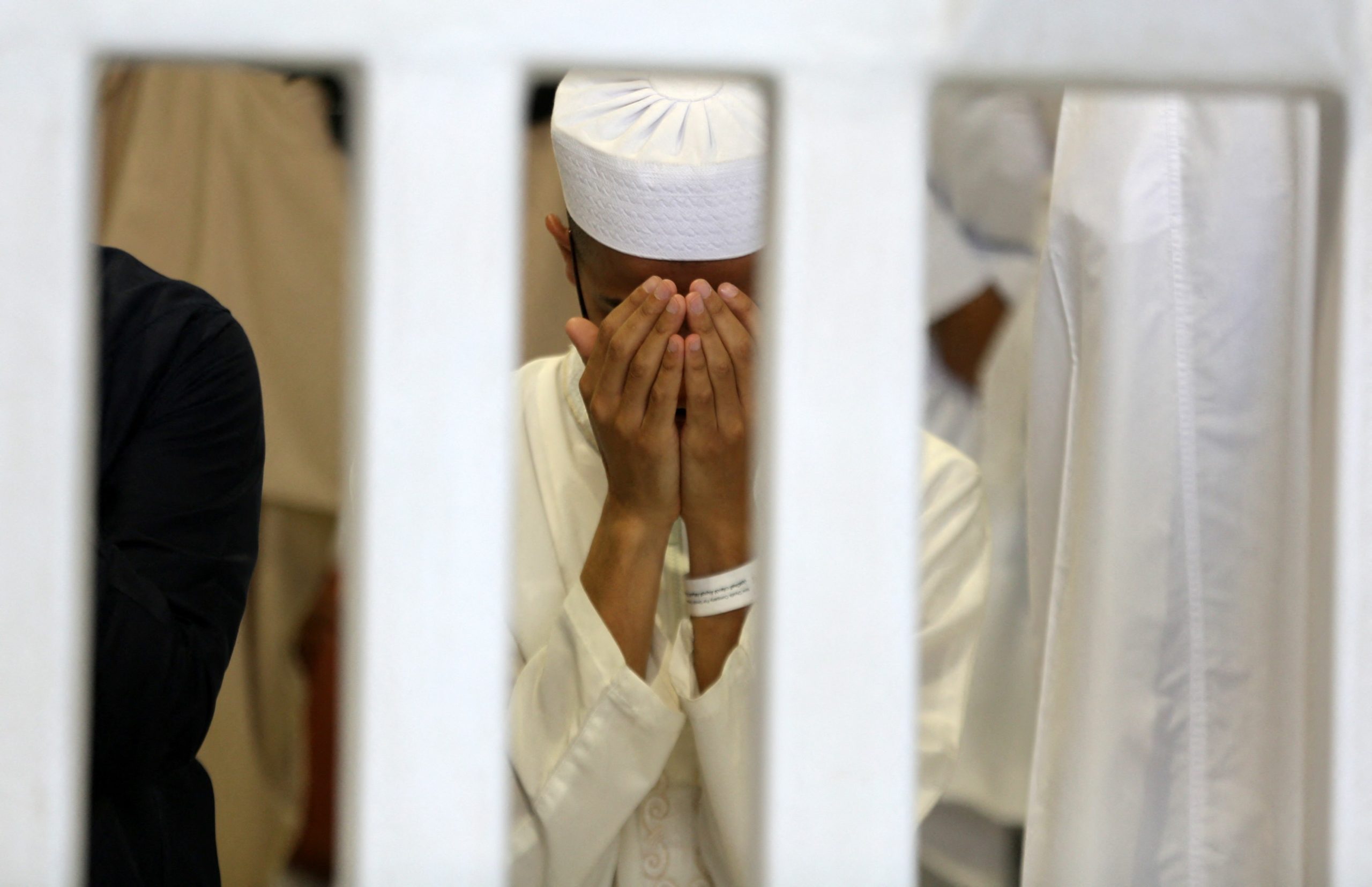 قد يخسرون أموالاً دفعوها مسبقاً.. قرار سعودي بخصوص طلبات الحج يثير غضب مسلمين في بريطانيا