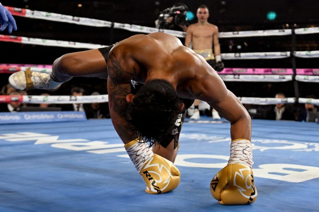 ملاكم تسبب بوفاة منافسه يهدد بالانتحار - gettyimages