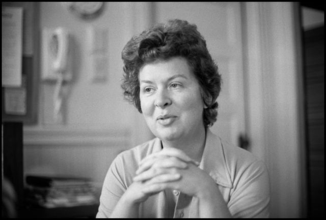 سارة جين مور