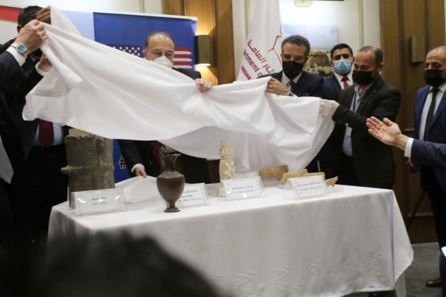 اليمن يستعيد عشرات القطع الأثرية المنهوبة من أمريكا.. واشنطن تعيدها ضمن حملة لإعادة الآثار المنهوبة من أنحاء العالم