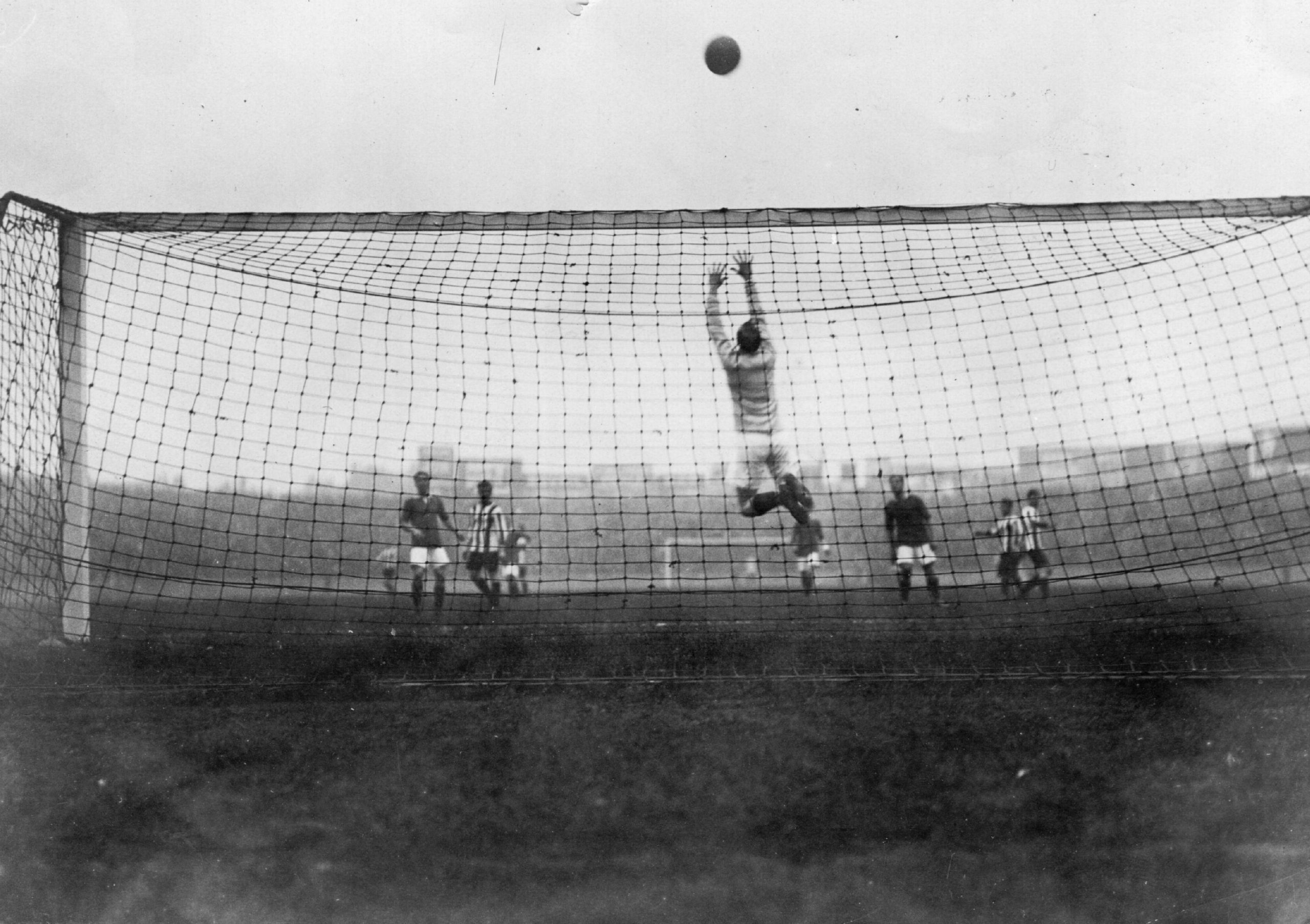 قائمة أقدم 10 أندية كرة في العالم - gettyimages