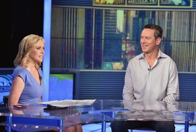 مذيعة أمريكية تحصل على تعويض بـ15 مليون دولار.. دفعته قناة مُتهمة بالتمييز بين الجنسين في الأجور